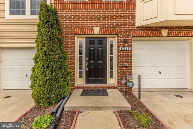 Building Photo - 6226 Newport Pl