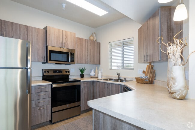 2BR, 2BA - 996SF - Kitchen