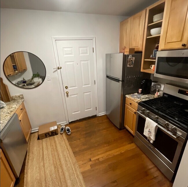 Photo - 683 W Wrightwood Ave Unidad 1S