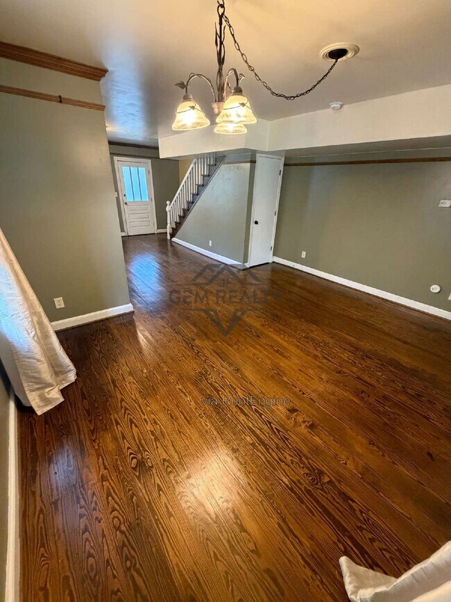 Photo - 228 Charles St