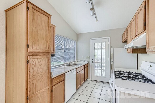 Photo - 1705 E Carter Rd