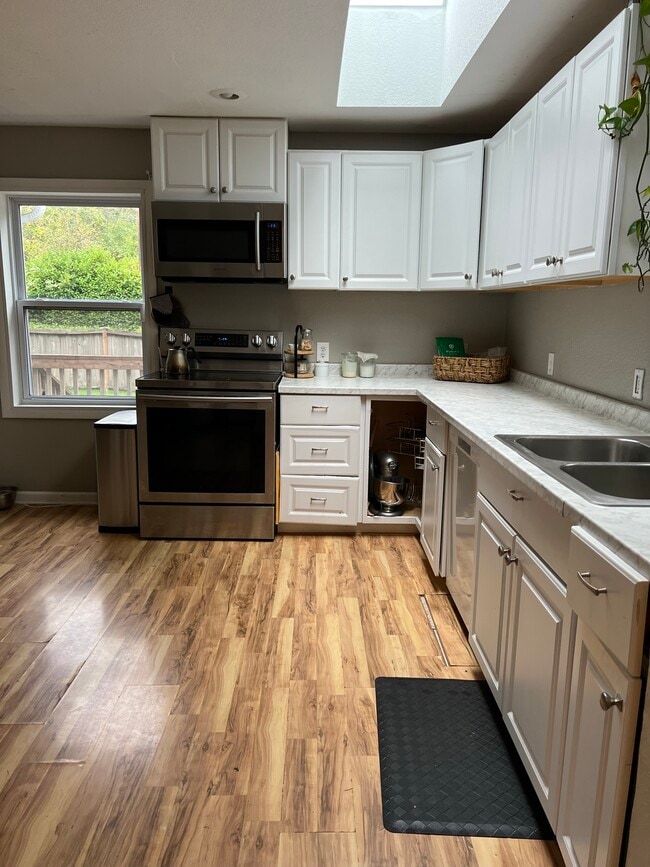 Photo - 2344 Northlake Way NW