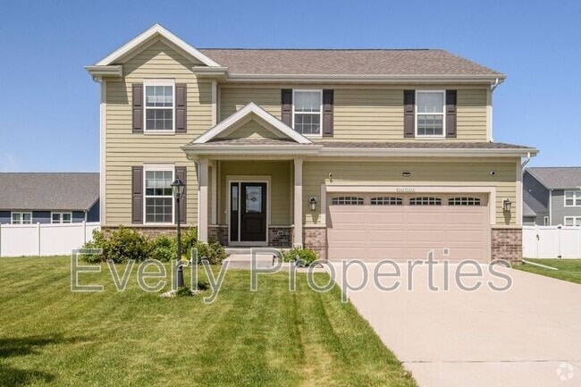 Building Photo - W242N5663 Simona Dr Rental