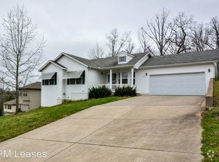 Building Photo - Great Branson Home - Must See