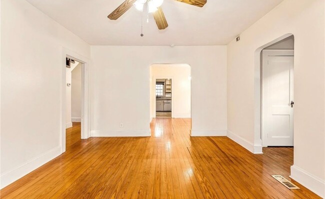 Photo - 6590 Cliffdale Rd