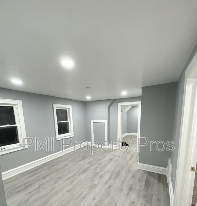 Photo - 2057 N 32nd St