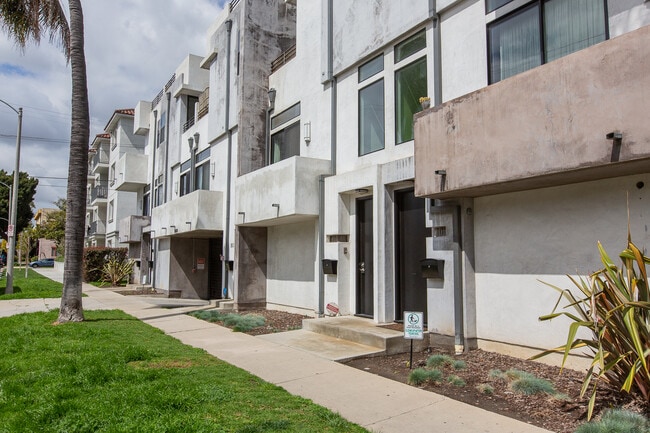 Photo - 8639 Whitworth Dr