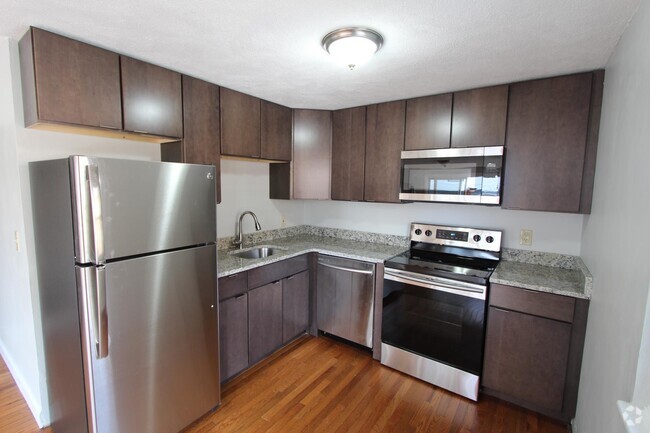Building Photo - 627 Beach St Unit 2R Rental