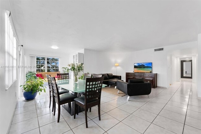 Photo - 11840 NE 19th Dr Unit 9