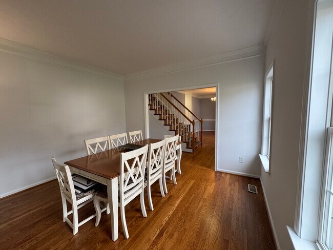 Photo - 307 Ludlow Dr