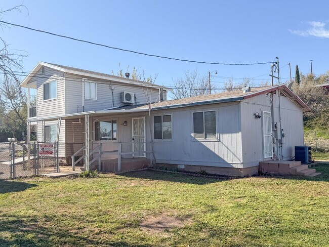 Building Photo - 114 W Head St Unit V-011 114 W Head Street B