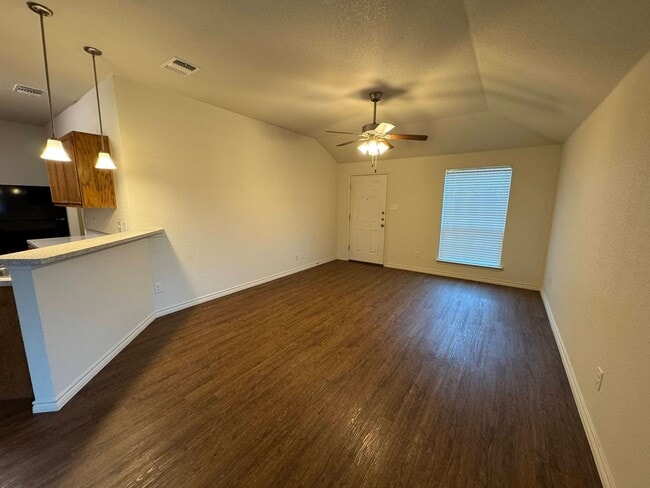 Photo - 1537 Justin Lp Unit A