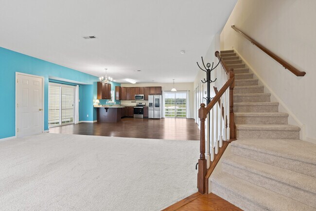 Photo - 338 Camerton Ln