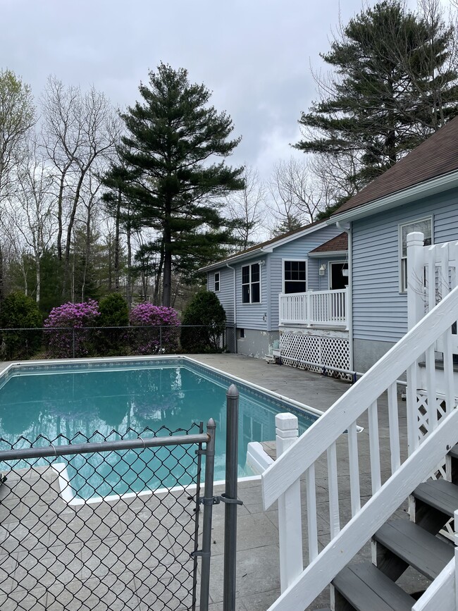 Building Photo - 193A Rooks Rd Unit 193A Rental