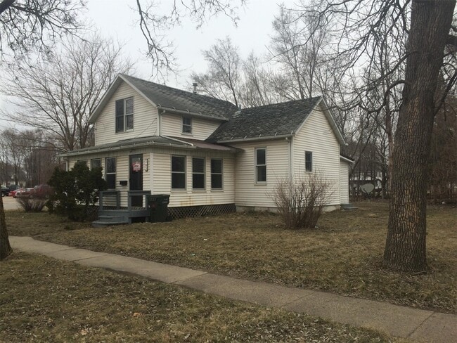 Photo - 203 Sumner St