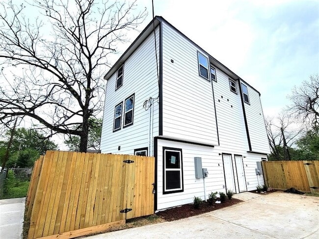 Building Photo - 7954 Nashville St
