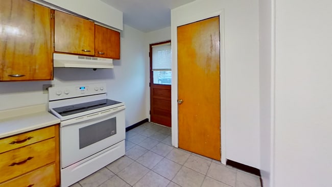 Photo - 11 W McNutt St