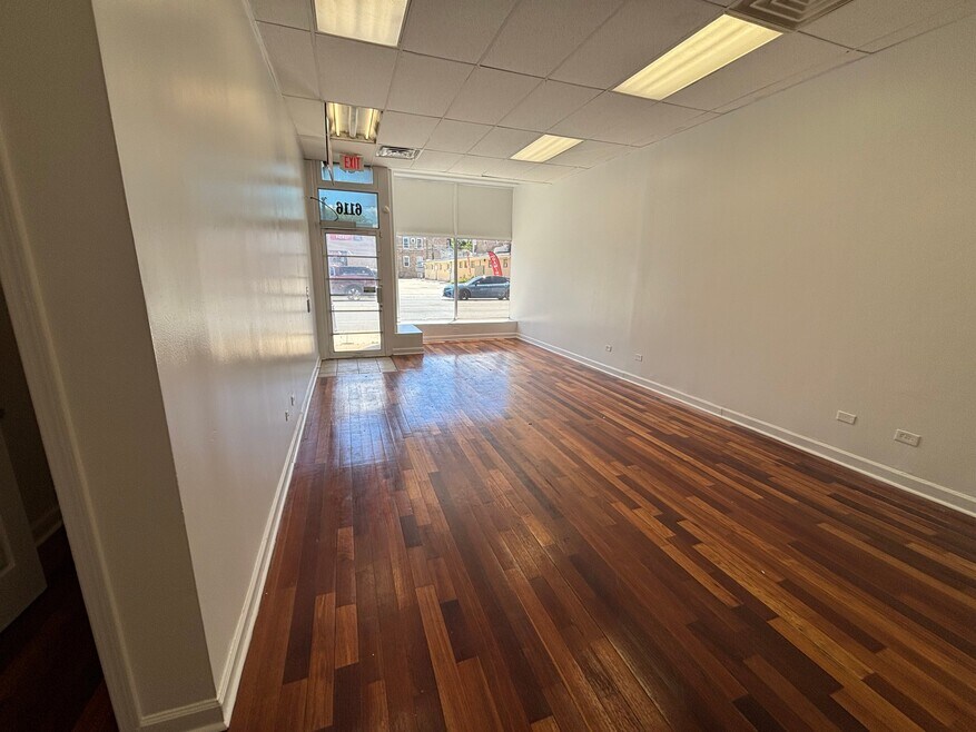 6116 W Roosevelt Rd