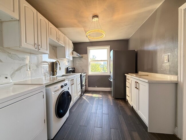 Photo - 728 Weston Rd