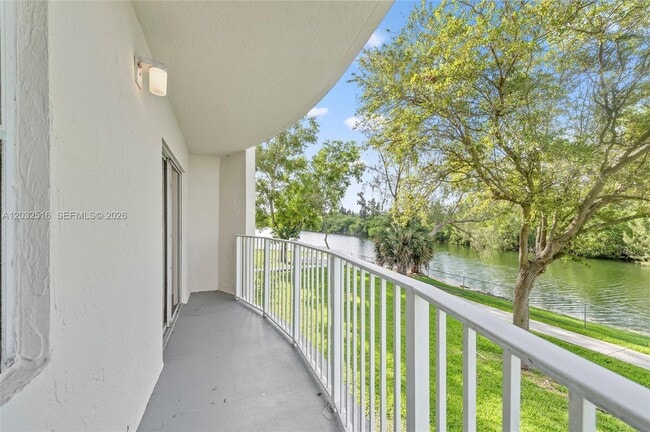 Photo - 8240 SW 210th St Unidad 106