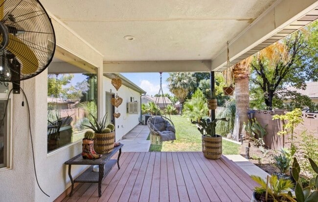 930 S Indian Cir