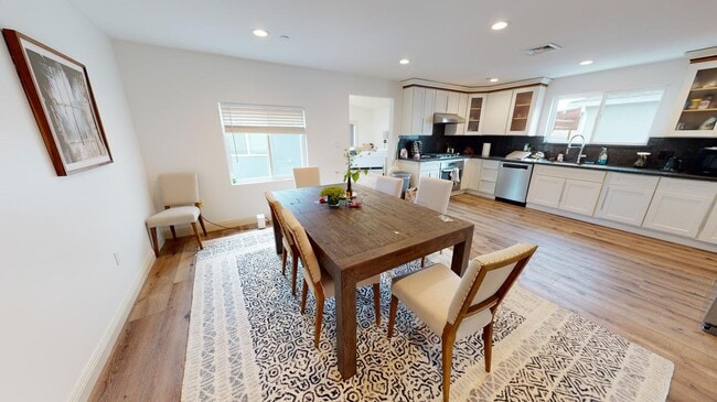 Photo - 188 Jasmine Way