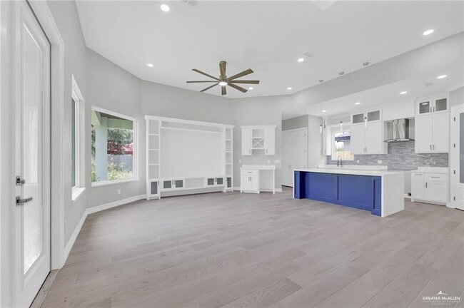 Photo - 8 Makayla Dr