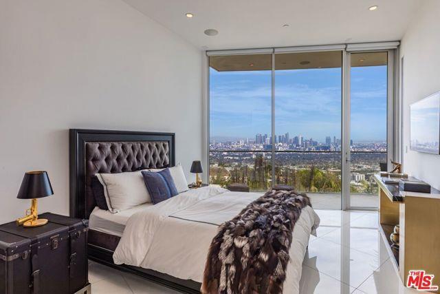 Photo - 1474 Blue Jay Way