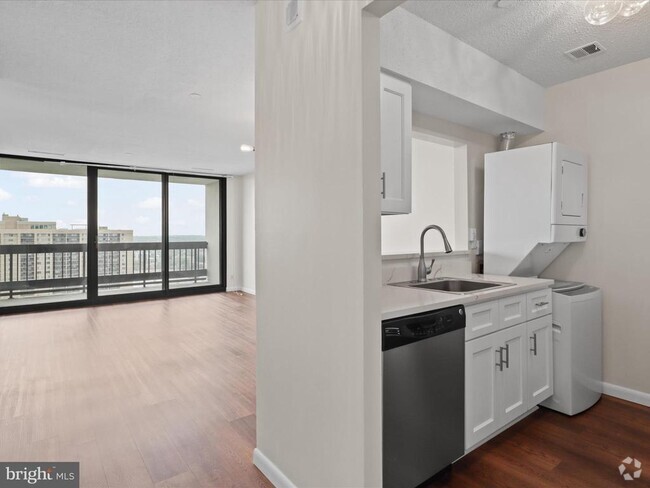 Building Photo - 5505 Seminary Rd Unit 2609N Rental