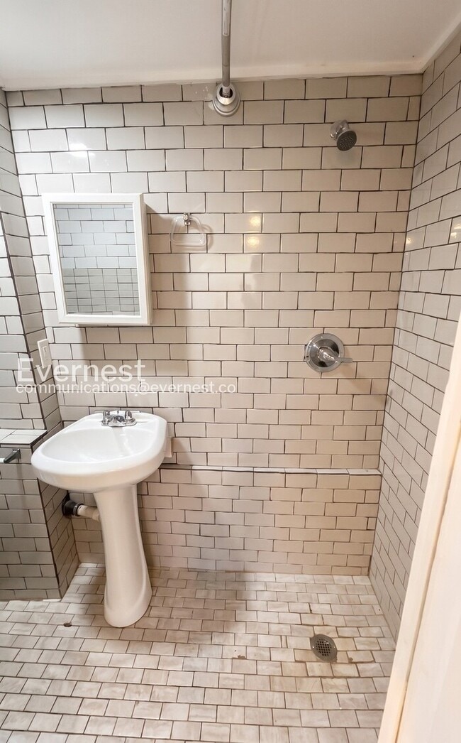 Photo - 8102 4th Ave S Unidad b