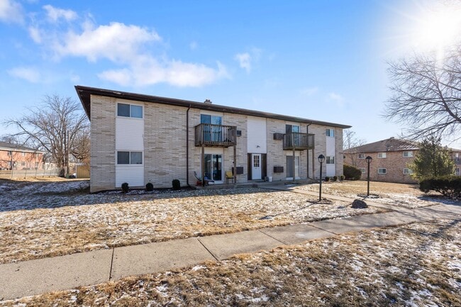 Lewis Street Apartments
