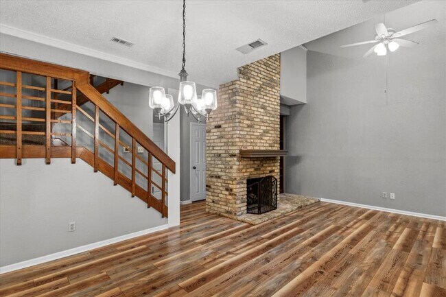 Photo - 10819 Crown Colony Dr