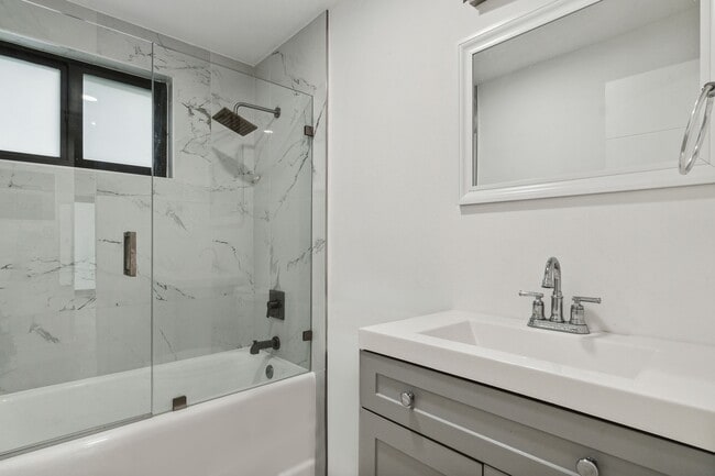 Photo - 8020 Crespi Blvd Unit # 2