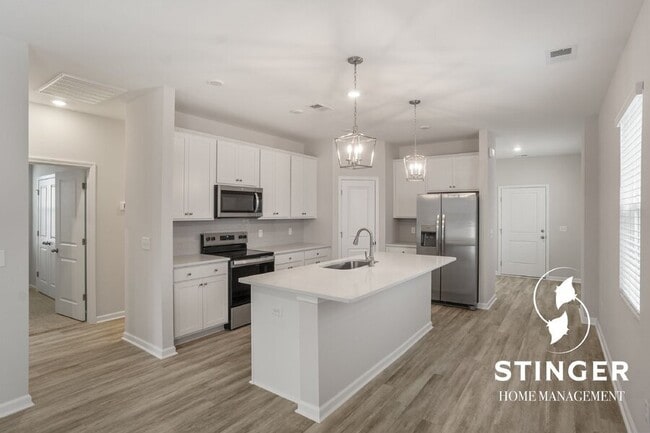 Photo - 585 Dreher Dr