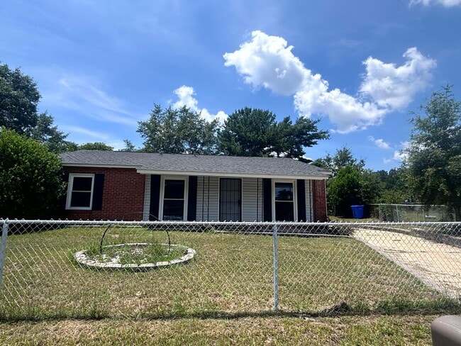 Building Photo - 5523 Livingston Dr