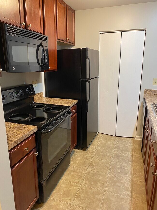 Photo - 204 Glengarry Dr Unit 104