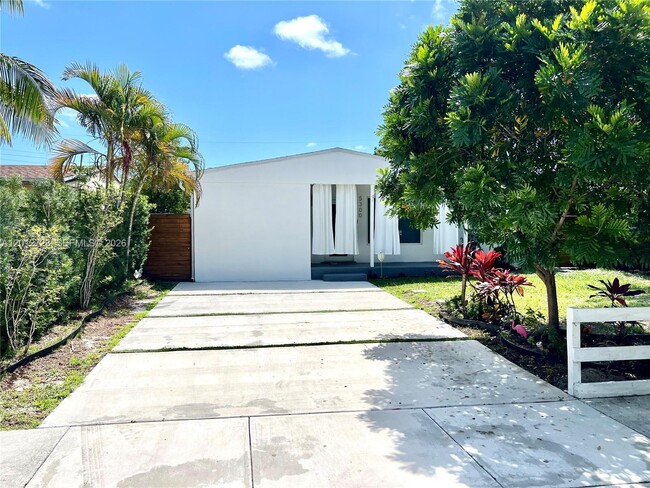 Building Photo - 5300 NW 1st Ave