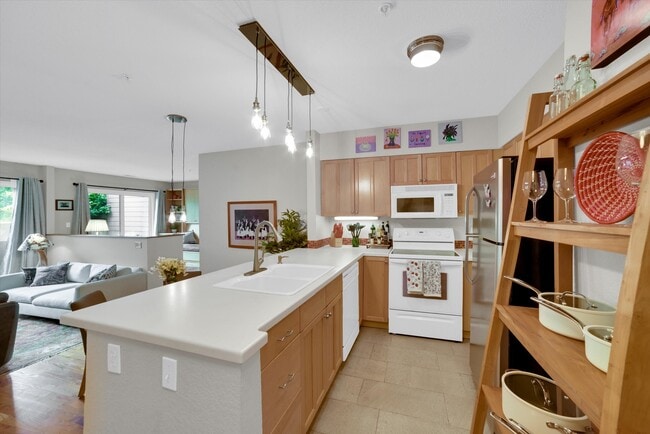 Photo - 856 Walnut St