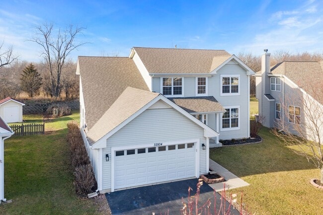 Photo - Lovely In Lakemoor