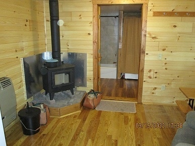 Living Room - E10544 E Salem Ridge Rd