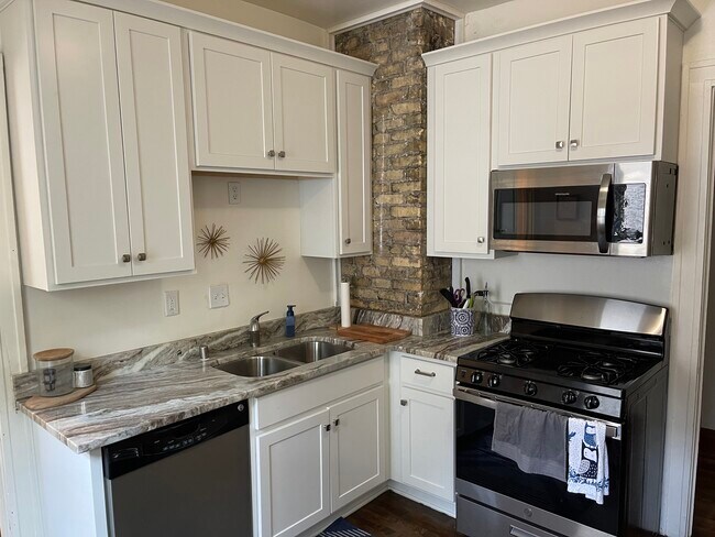 Photo - 2830 N Frederick Ave Unit 2830 N Frederick Ave #2
