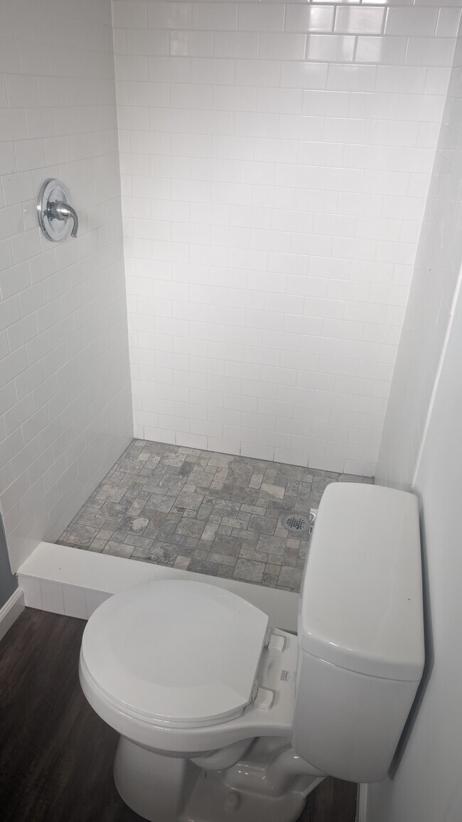 Photo - 2921 N Dearborn St