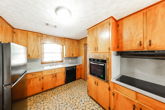 Photo - 1712 Longmeadow Dr