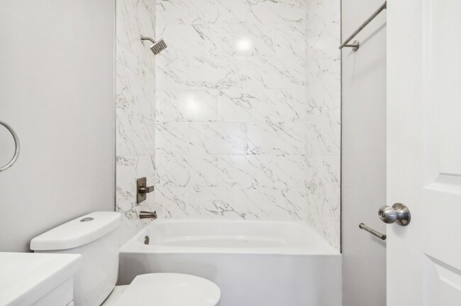 Photo - 1602 Quill St Unit B