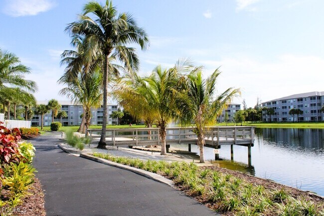 Photo - 16685 Lake Cir Dr Unidad 1044