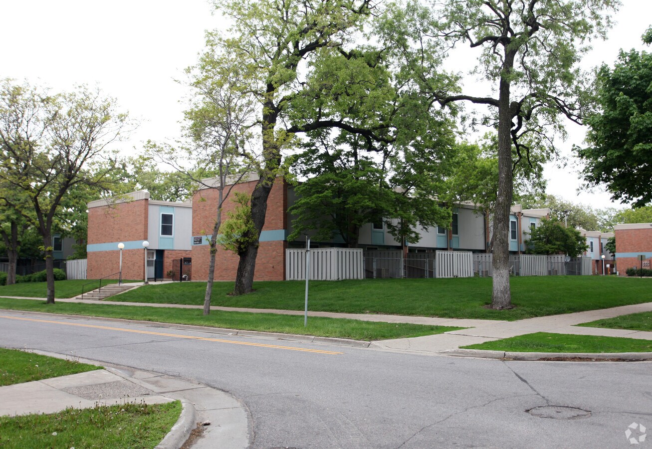 Photo - Pillsbury Court Apartments