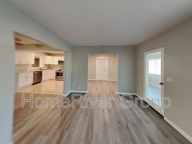 Building Photo - 651 22nd St NW Rental