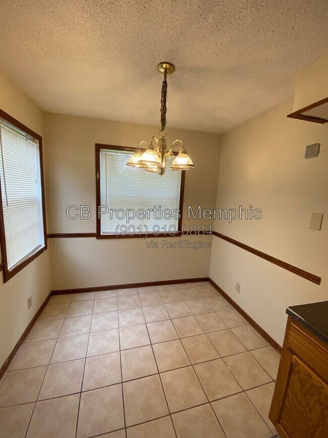 Photo - 1491 E Holmes Rd