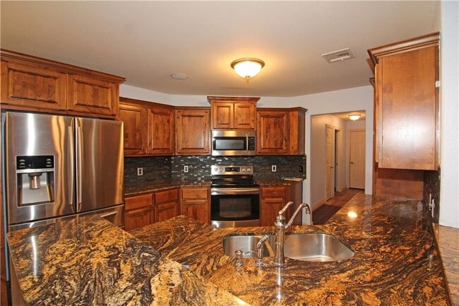 Photo - 1200 Kensington Dr