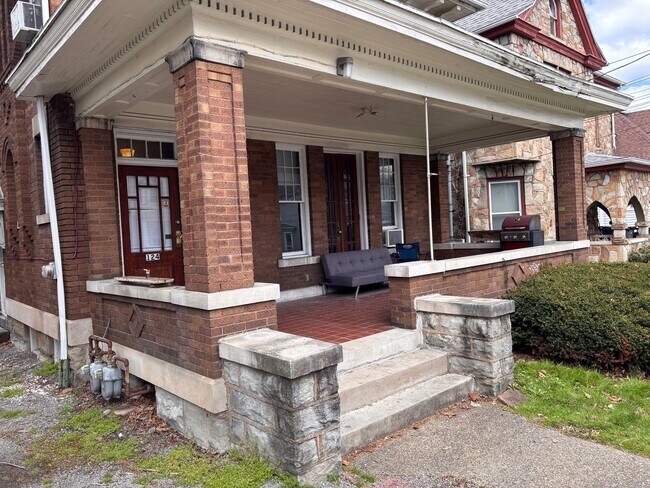 Photo - 3-4 Bedroom House located in South Park. Short Walking Distance to Downtown. Available 8/5/26